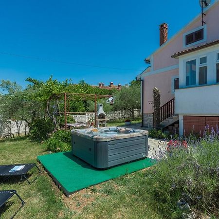 Ferienhaus Zora With Whirlpool Святой Ловреч Пазенатички Экстерьер фото