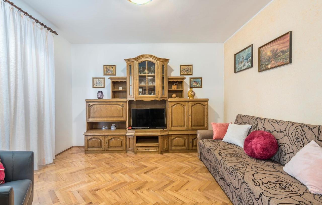 Ferienhaus Zora With Whirlpool Святой Ловреч Пазенатички Экстерьер фото