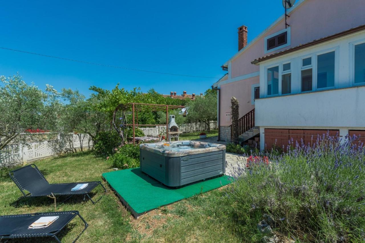 Ferienhaus Zora With Whirlpool Святой Ловреч Пазенатички Экстерьер фото